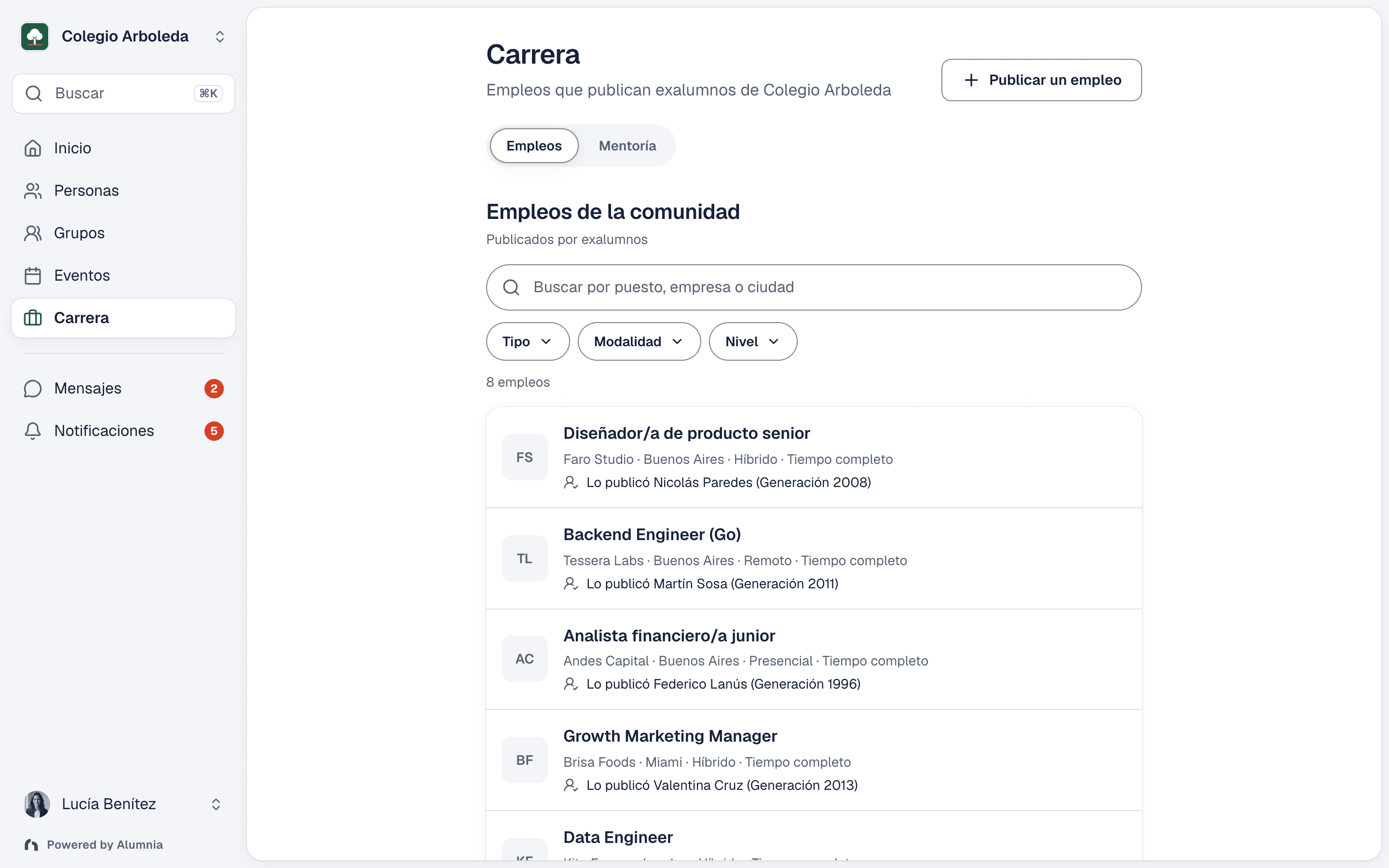 Tablero ilustrativo de empleos en una institución ficticia, con puestos y empresas