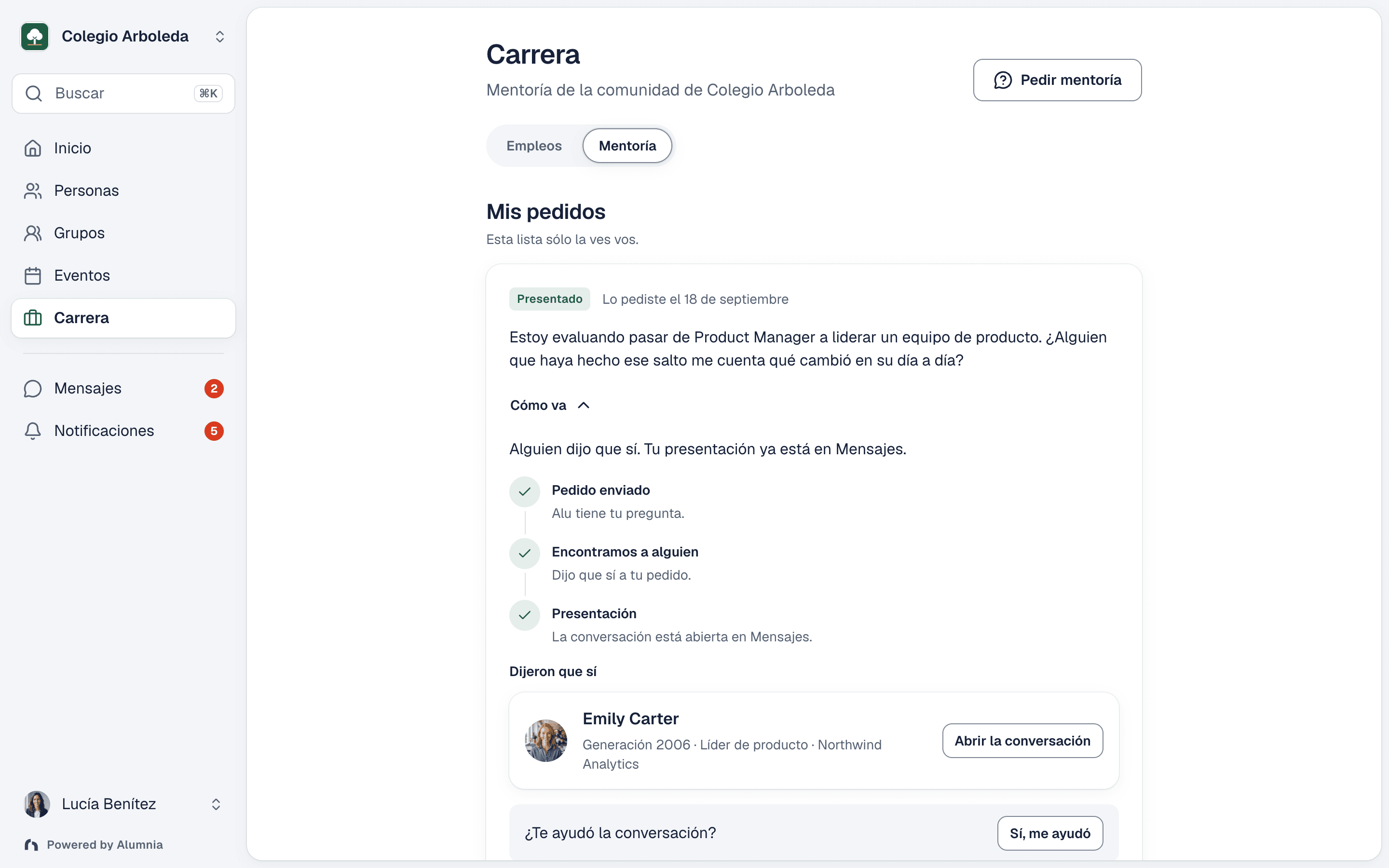 Pedido ilustrativo de ayuda profesional entre egresados de una institución ficticia
